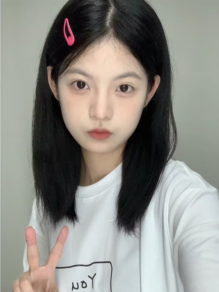 Mid -section of wigs, long hair, natural daily cute students, round face reduction simulation of the clavicle hair full wig