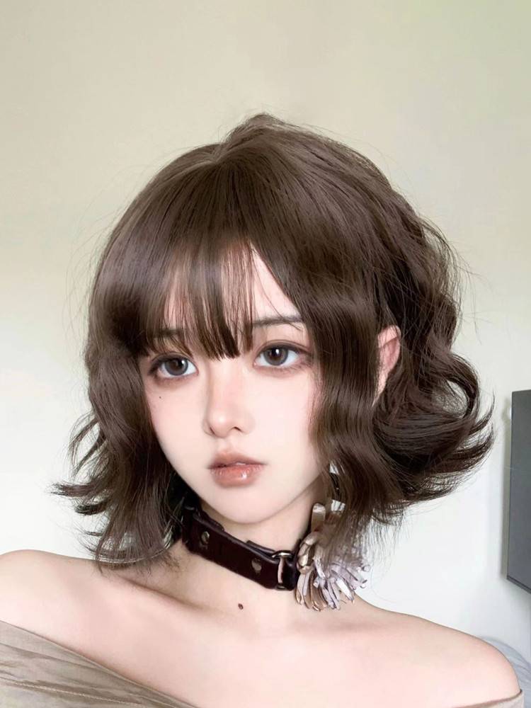 Wigs female short curly hair natural fluffy air bangs wool rolls shoulders simulation fashion Hong Kong wind retro full set
