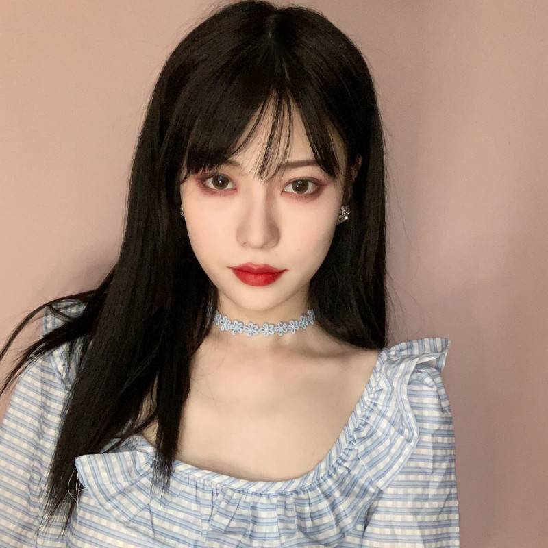 The new wig female Qi bangs black mid -long hair straight hair high -temperature silk mechanism head.
