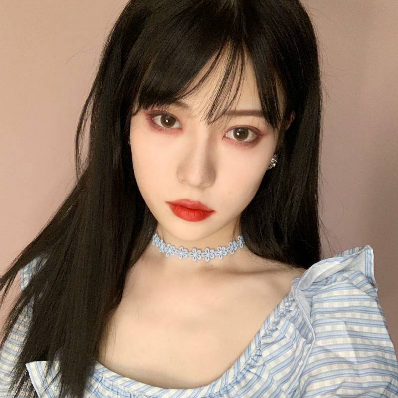 The new wig female Qi bangs black mid -long hair straight hair high -temperature silk mechanism head.