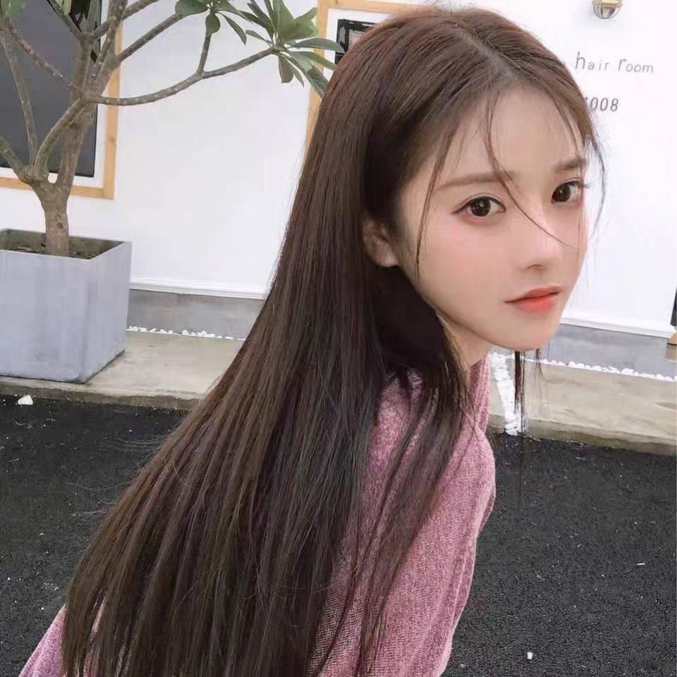Wig Women's Net Red Douyin is divided into bangs long straight hair naturally renovate the face and reduce the years of black, straight, straight, natural realistic