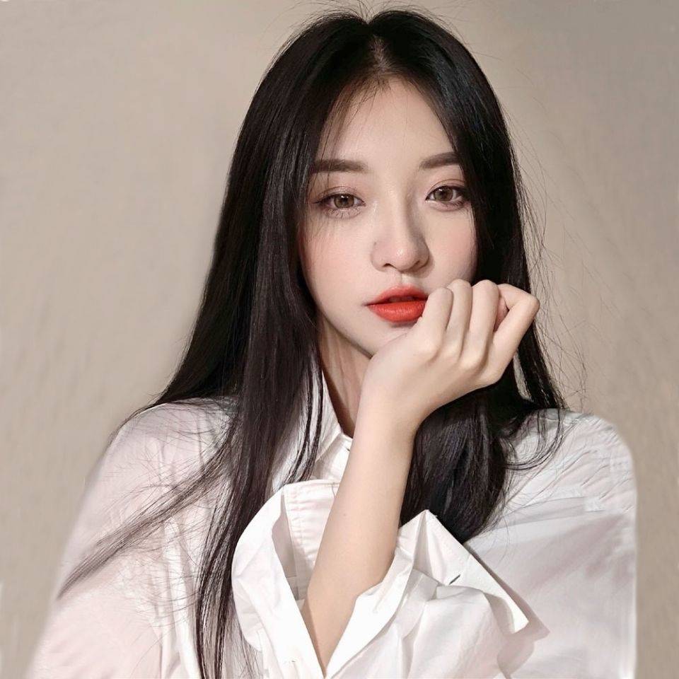 Wig Women's Net Red Douyin is divided into bangs long straight hair naturally renovate the face and reduce the years of black, straight, straight, natural realistic