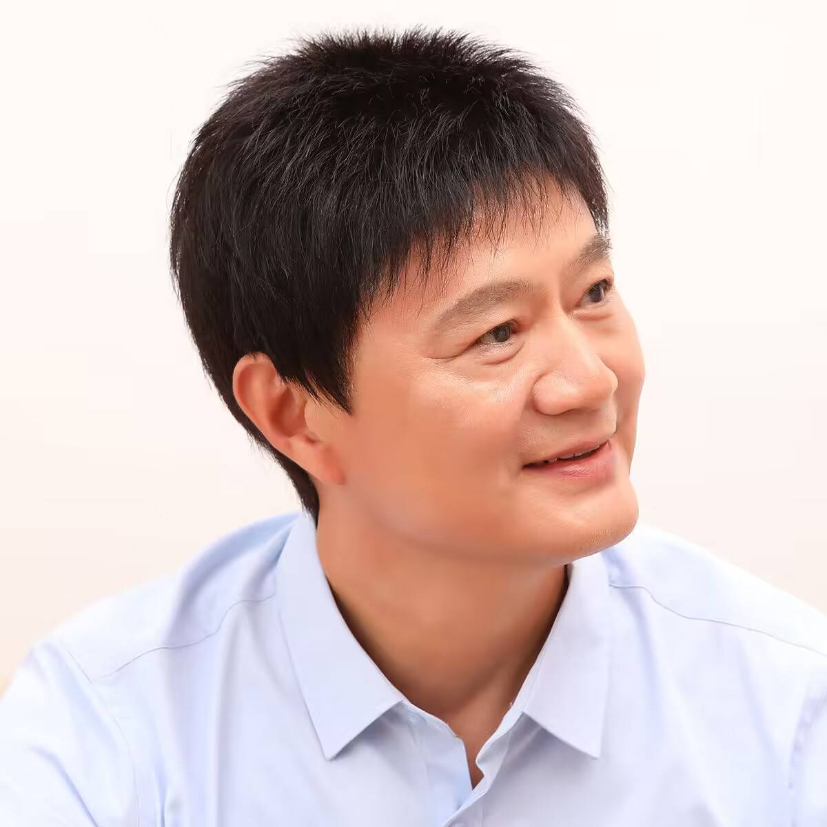 Middle -aged and elderly men's summer thin models are naturally realistic middle -aged men's short hair simulation hair silk wig