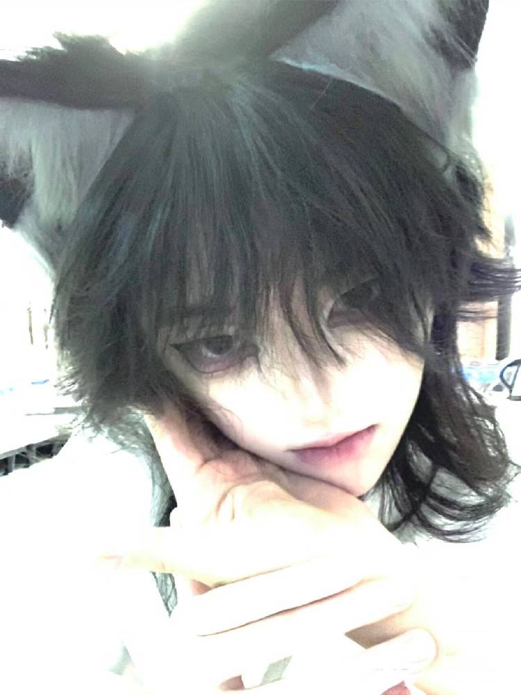 The catfish head wig Men's short hair fashion trend Japanese handsome wolf tail fluffy natural men and women universal full header