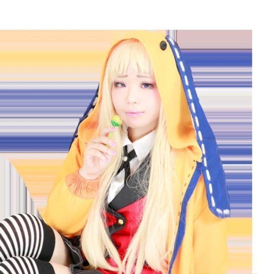 Gambling, Huang Quanyue Naluna cos cos wig Runa fashion milk gold micro -roll long straight hair girl