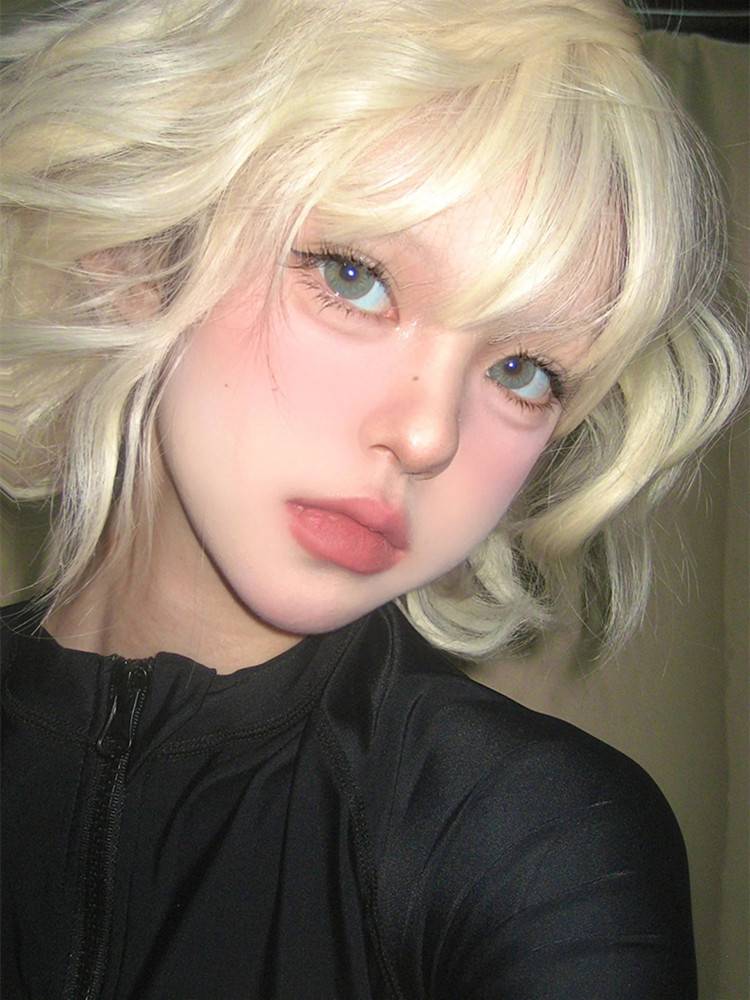 Wigs female short curly hair fashion reduction lolita full set of wool rolls, simulation hair, rice white whole wig