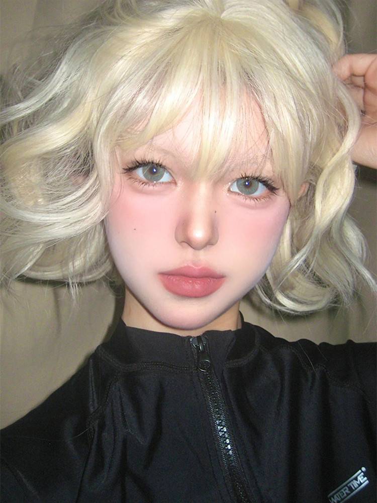 Wigs female short curly hair fashion reduction lolita full set of wool rolls, simulation hair, rice white whole wig