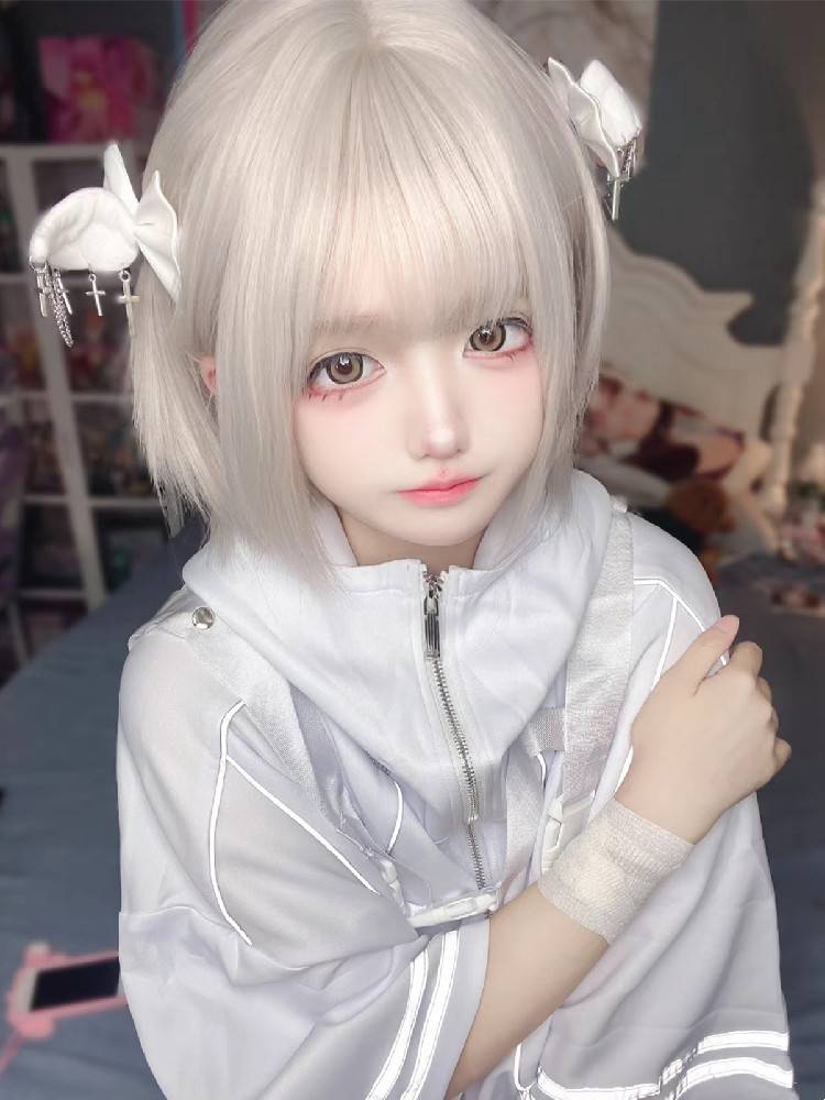 Wig female short hair Summer fashion reduction Japanese simulation net red same wave head air bangs full set