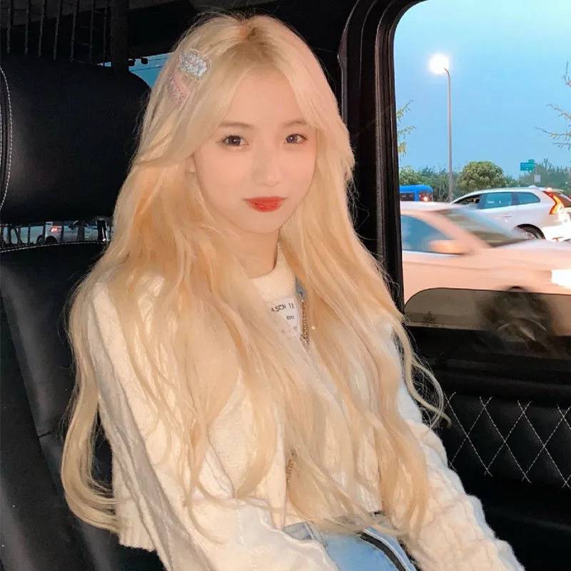 The wig girl is a long curly hair, big wavy porphyo, a full header of the chemical fiber full -headed manufacturer, the spot
