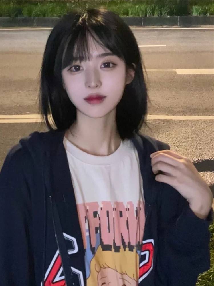 Wig female short straight hair Bobo head naturally fluffy age reduction air bangs daily cute students whole wig