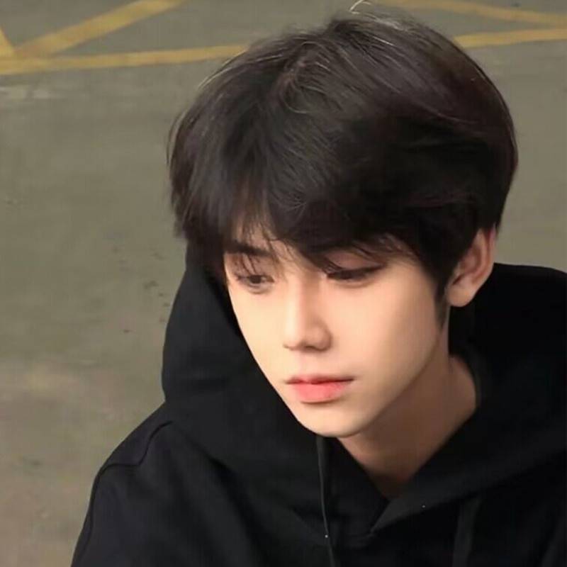 Wig Men's fashion trend Japanese youth feel short hair slightly differential bangs broken hijab, fluffy, natural simulation, full set