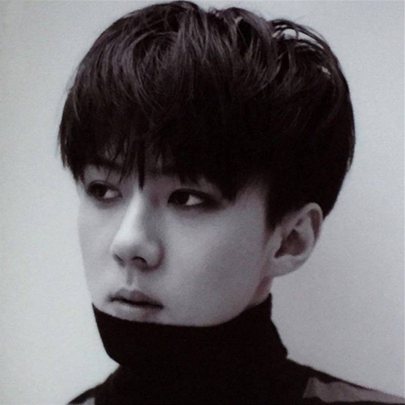 New wigs fashion men's wig Korean short hair Student short straight hair fluffy, realistic fake hair