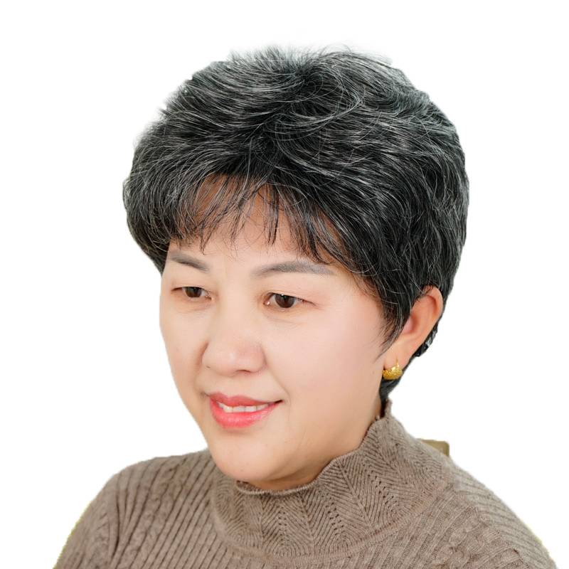 The elderly wig female short hair grandmother white short curly hair and white hair full set chemotherapy after therapy