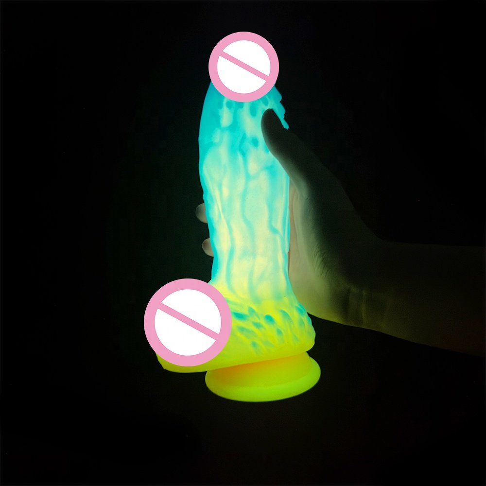 Wholesale Price Luminous Silicone Dildo Sex Toys for Women Penis Glowing Dark Huge Anal Dildos Clitoris Stimulator