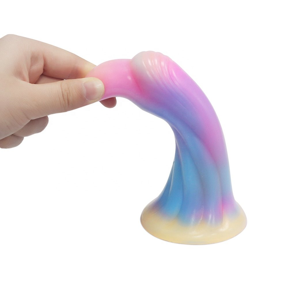 High Quality Latest Japanese Luminous Light Sexual Sexy Wearable Woman Silicone Women Dildo with Strong Suction
