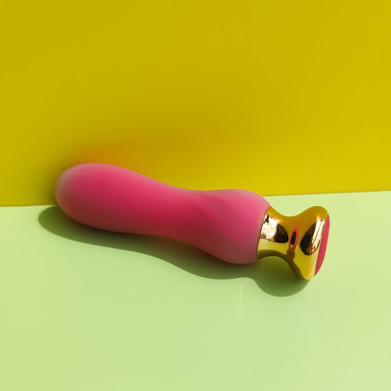 GINYA Luxury Design Vibrating Anal Plug Female Sex Toy Double Layer Silicone Mini Massager Bullet Vibrator Adult Butt Toy