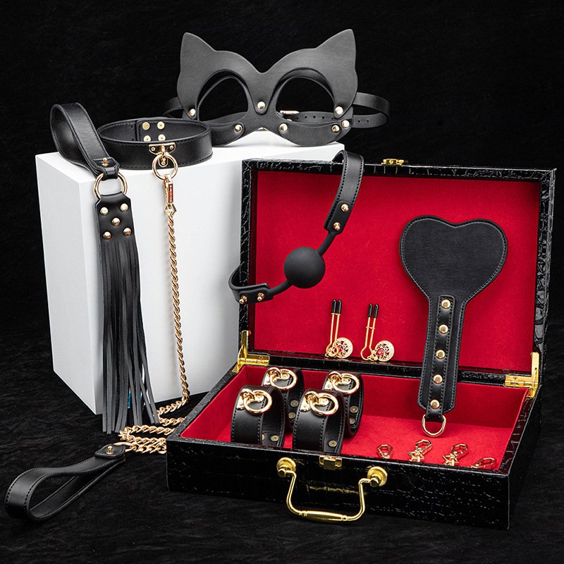 Hot Selling bondage suit adult sm blindfold and Flirting Whip Bondage slave sex products SM Bondage Kit Handcuffs Eye Patch