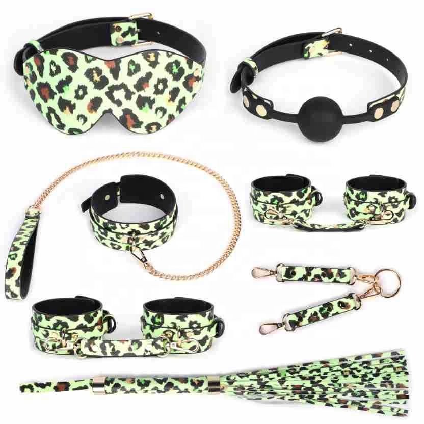 leopard print luminous Hot Sell China Factory 7 pieces/set leather BDSM bondage set restraints kit for women couple
