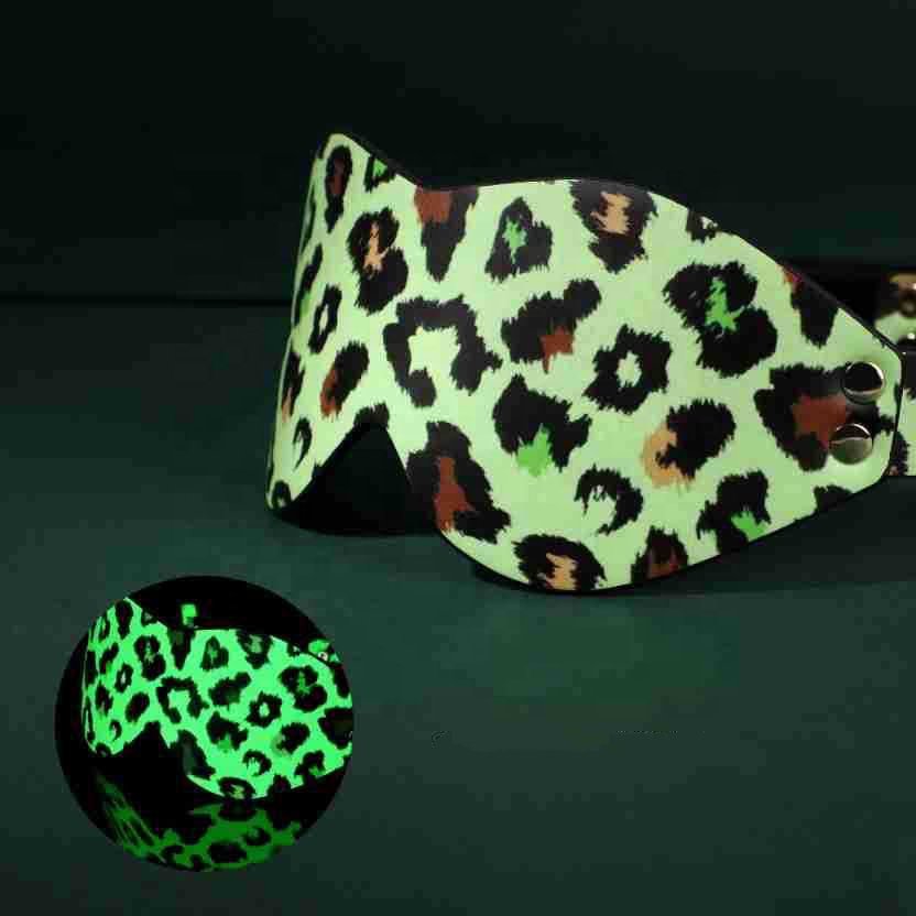 leopard print luminous Hot Sell China Factory 7 pieces/set leather BDSM bondage set restraints kit for women couple