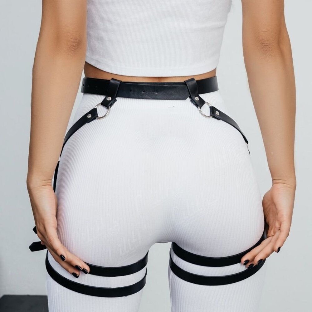 Women's Stylish Gothic Fashion Bondage Gear Thigh-High Leather Garter Belt and Body Harness SM/BDSM Costume Accessories