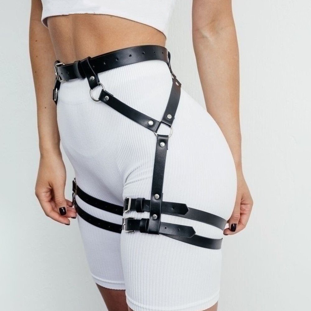 Women's Stylish Gothic Fashion Bondage Gear Thigh-High Leather Garter Belt and Body Harness SM/BDSM Costume Accessories