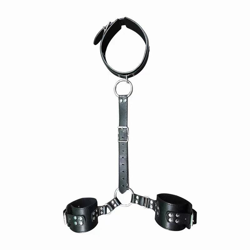 BDSM Bondage Sexy Collar Handcuffs Wrist Tied Hand Sex Toys Set for Couples Adult Erotic Leather Handcuffs Flirt Sex Harness