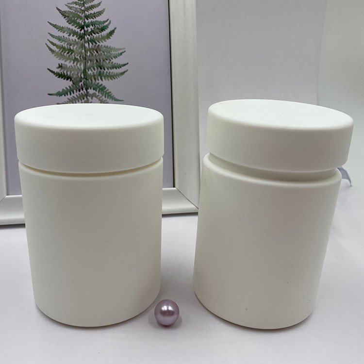 Latest Sports Nutrition Pharmaceutical Healthcare hdpe plastic vitamin supplement bottles with White Soft touch Process Jar