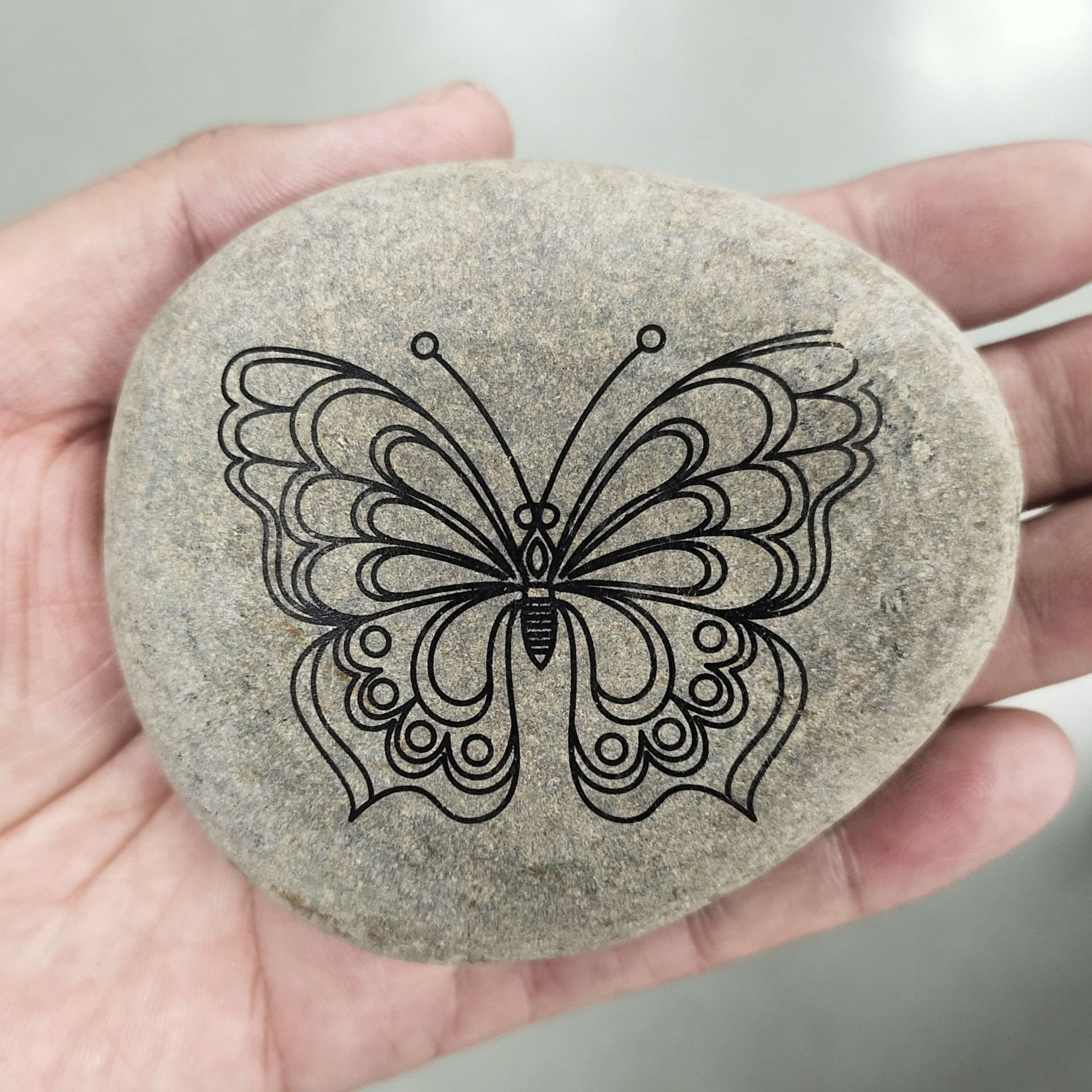 Factory Supplier's Popular Natural Colored Pebbles for DIY Painting Stone for 2-4 and 5-7 Years Old Children