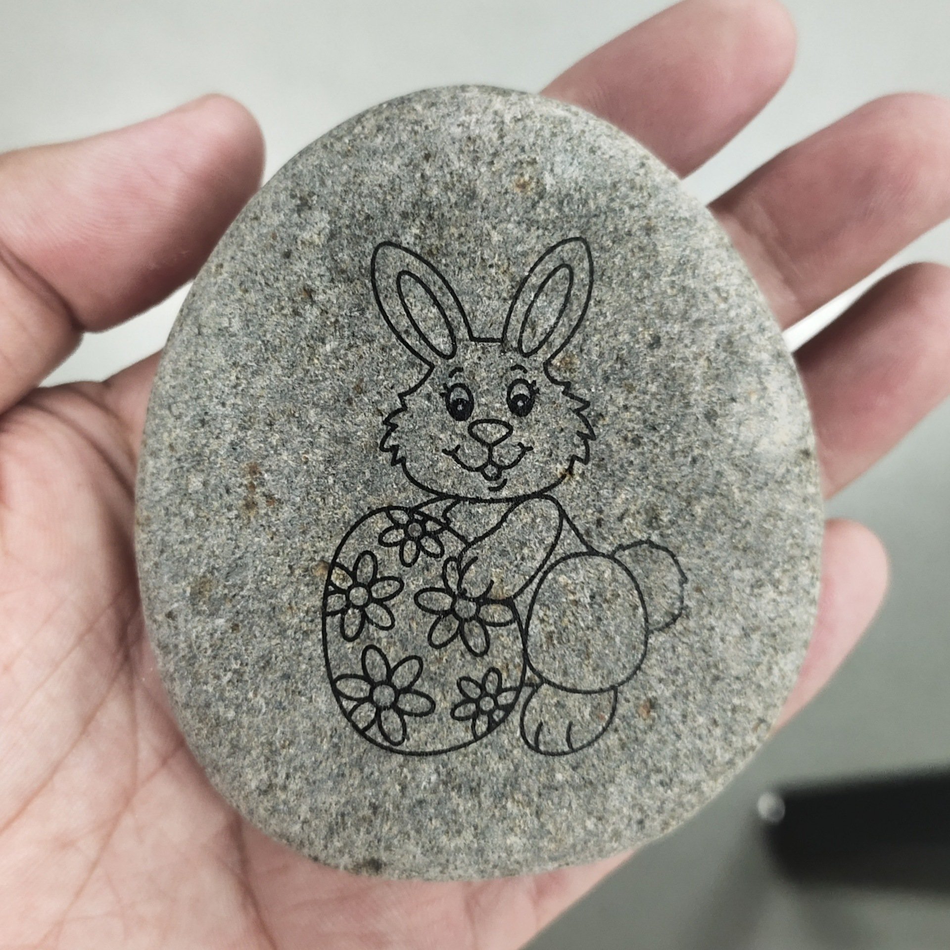 Factory Supplier's Popular Natural Colored Pebbles for DIY Painting Stone for 2-4 and 5-7 Years Old Children