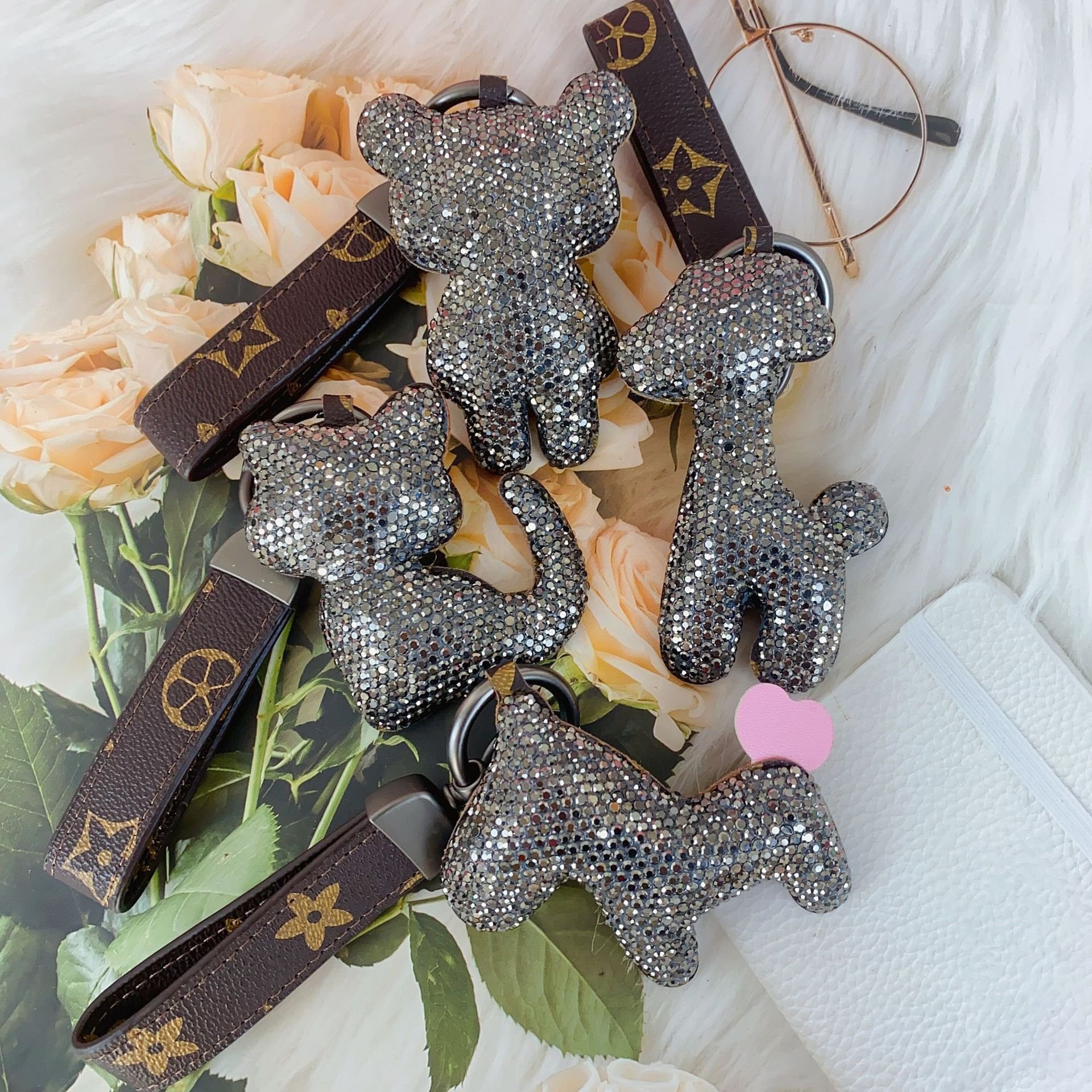 Luxury Car Key Chain Cute Heart Bear Animal Leather Rhinestone Keychain Bling Handmade Crystal Keyring Key Chain Jewelry Gifts