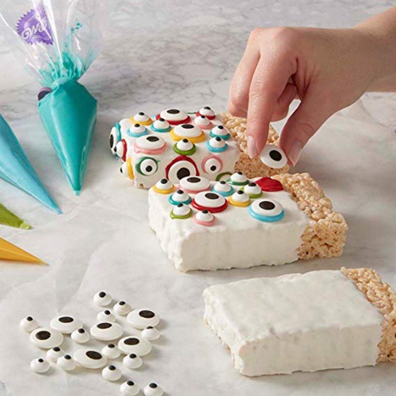 Edible eyes for pastry cakes