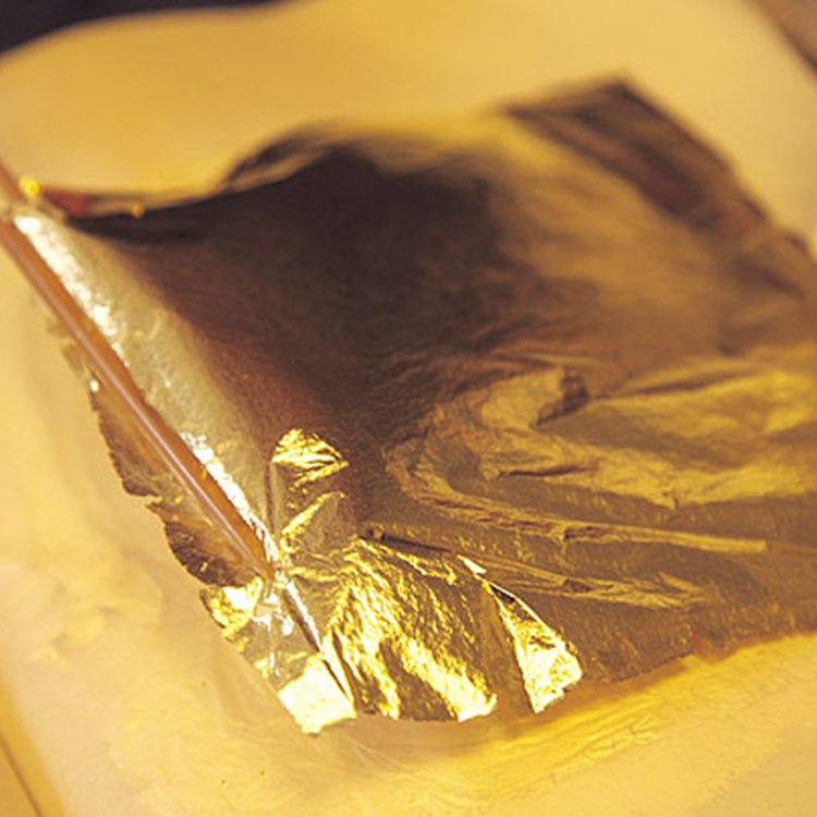 Healthy and luxury edible gold leaf edible 24K Gold Leaf Sheets for Cake Decoration