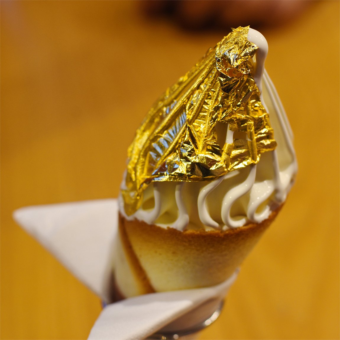 24K Edible Gold Leaf Sheets 8x8 cm (10Sheets) Made of 99.99% Real Gold Used in Beauty Routine and Makeup, Bakery and Pastry eg.