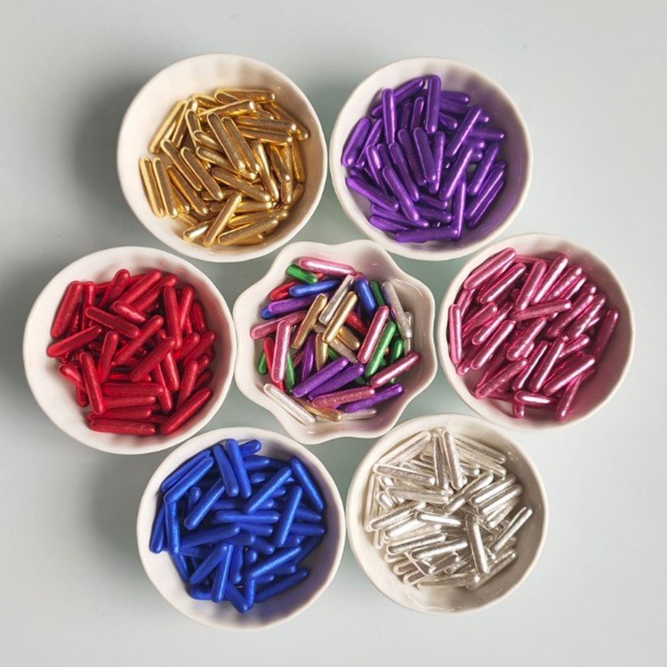 Wholesale ake decoration in btn ebdible sprinkles party event edible flakes confetti cotton candy