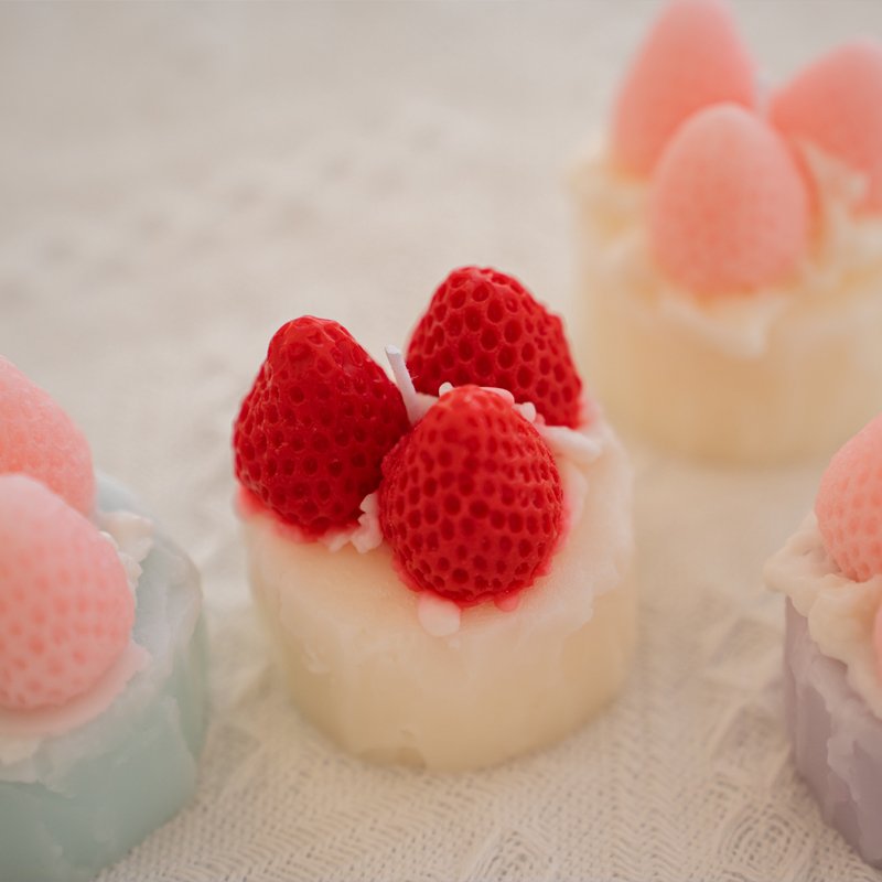 Simulation Strawberry Cake Design Desert Candle Soy Wax Food Model For Christmas Holiday Decoration