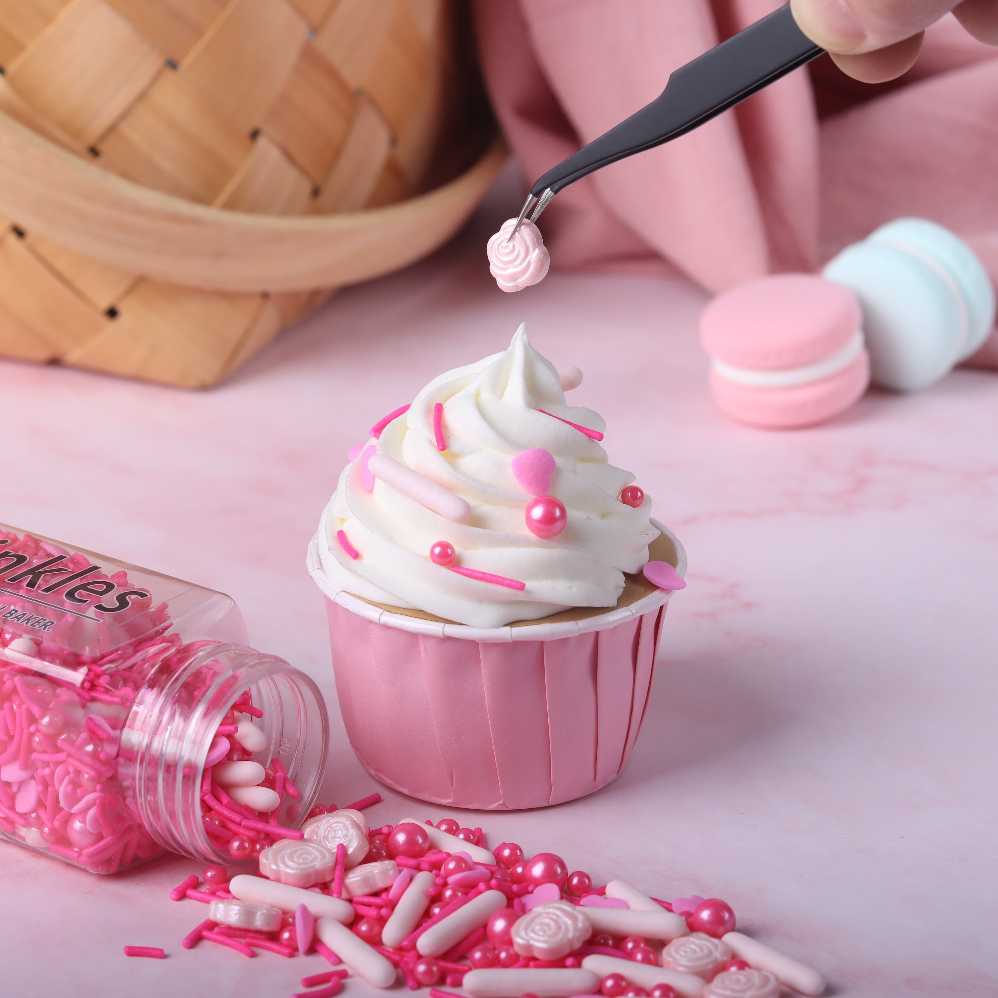 Lovebakery Valentine Cake Decoration Pink Sugar Pearls Cake Sugar Sprinkles Heart Confetti Edible Sprinkles to Pastry Decoration