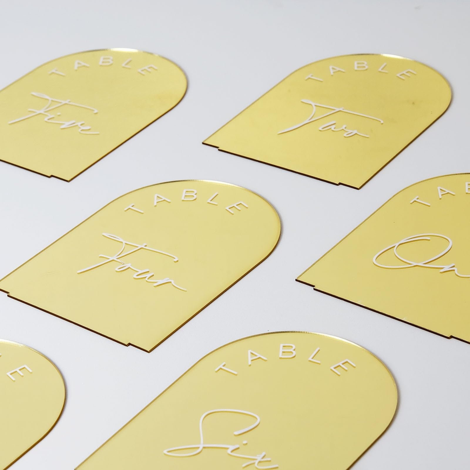 Custom 5x7 Inch Acrylic Arch Table Sign with Holder Gold Mirrored Arch Wedding Table Numbers for Wedding