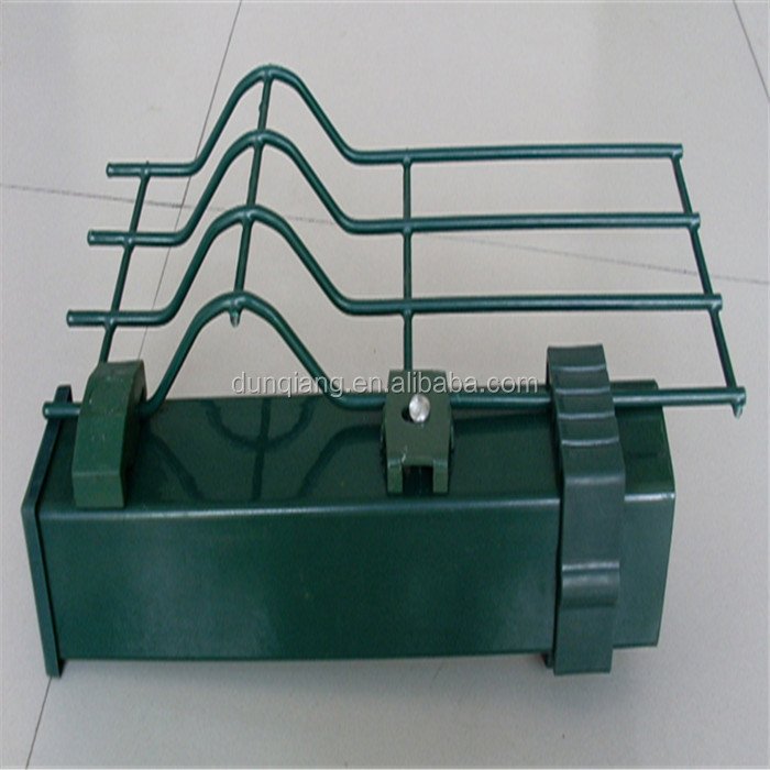 Galvanized Wire Mesh Fence with 3D Bending and Curved Triangle Bend Mesh Design