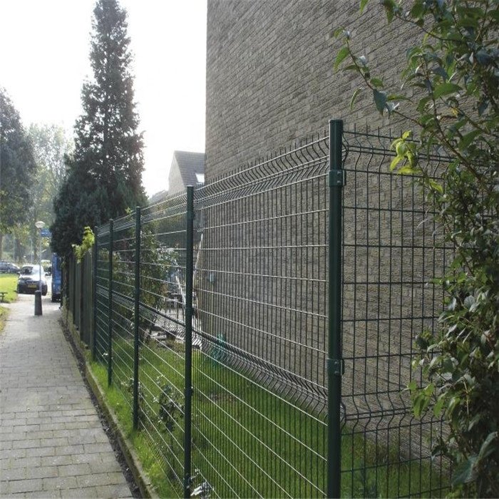 Galvanized Wire Mesh Fence with 3D Bending and Curved Triangle Bend Mesh Design