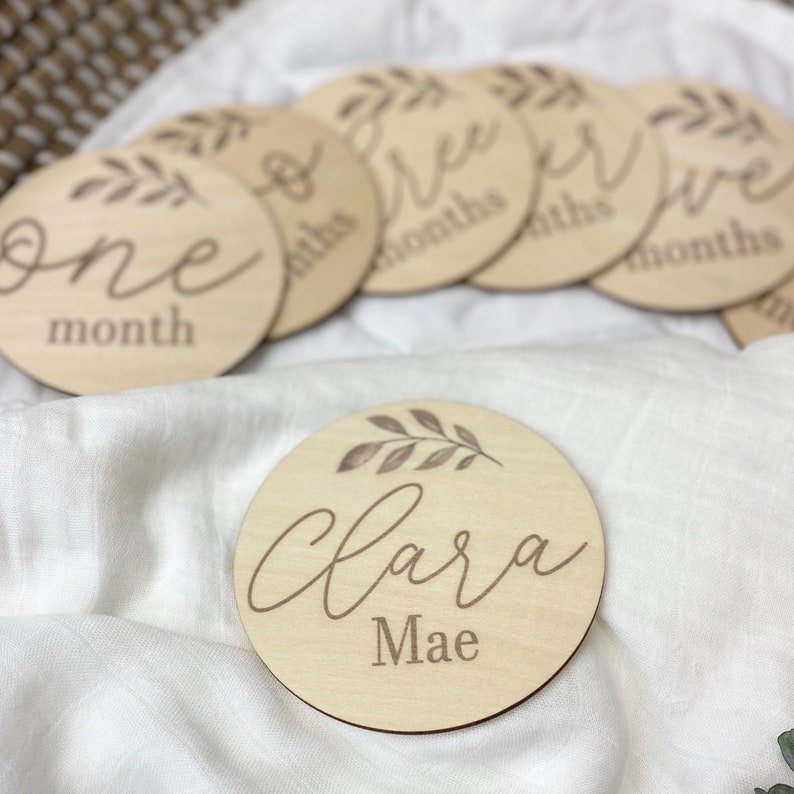 Custom Newborn Monthly Milestone Cards Hello World Birth Announcement Board Wooden Art Decor sign Laser Toy Model Perfect Gift