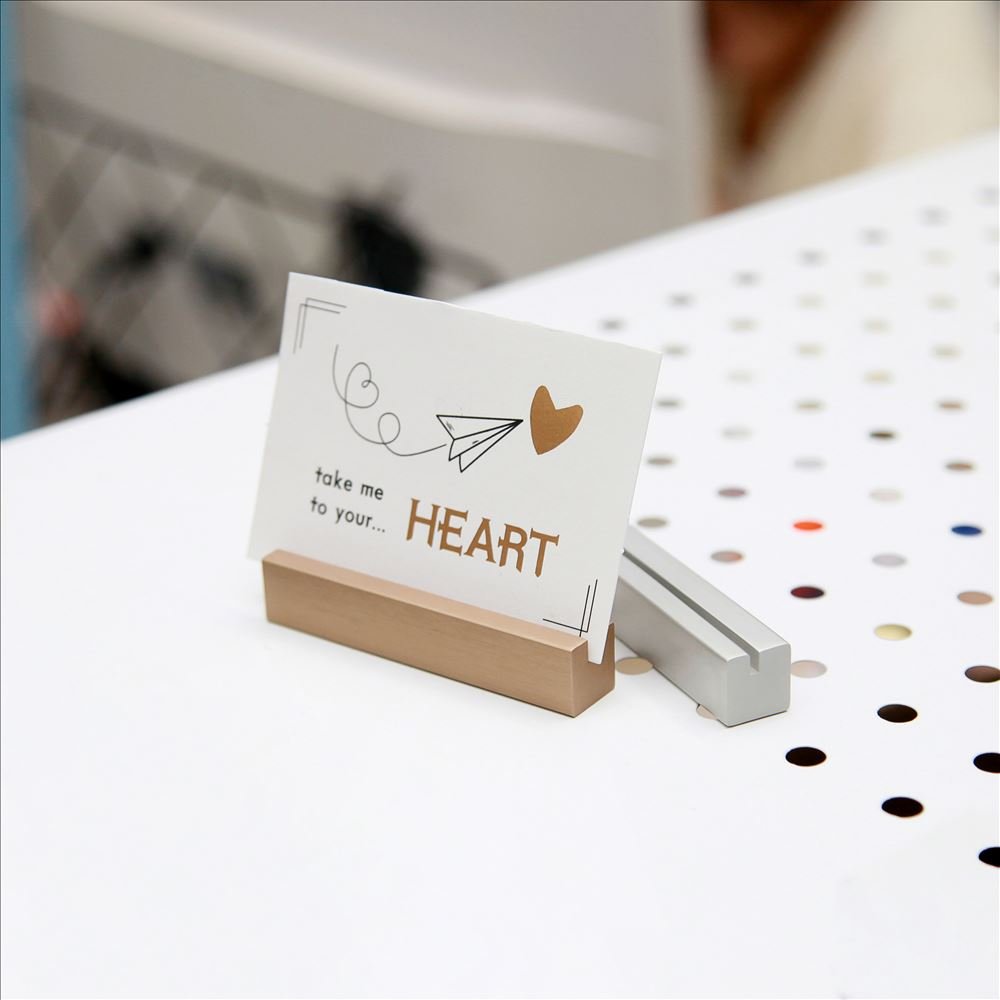 Maxery Classic Minimalist Metal Aluminum Card Stand Holder Table Decoration Place Card Holders Silver Card Stand for Wedding