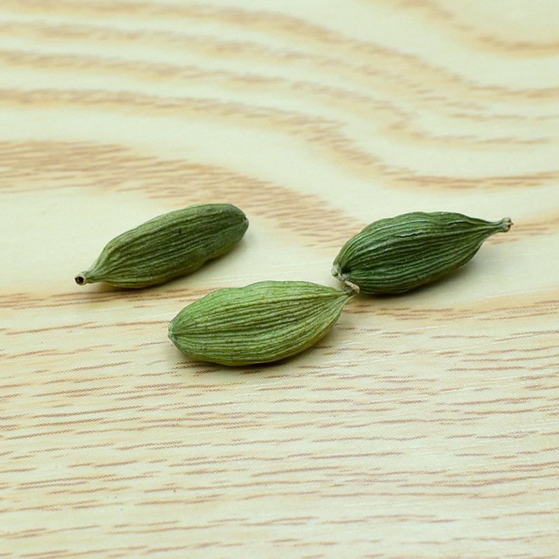 Chinese Spice Exporters Organic Cardamom Seeds 100% Natural Green Cardamom For Kitchen Seasoning