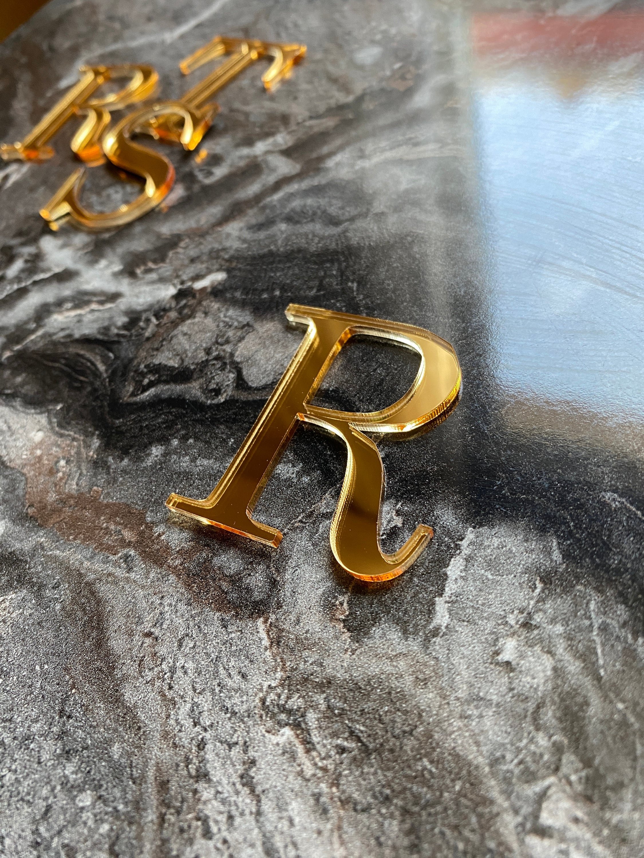 Laser Cut Wall Logo Gold Mirror Acrylic Letters 3D Backdrop Letters For Decoration Personalized Business Name Sign Wall Decor