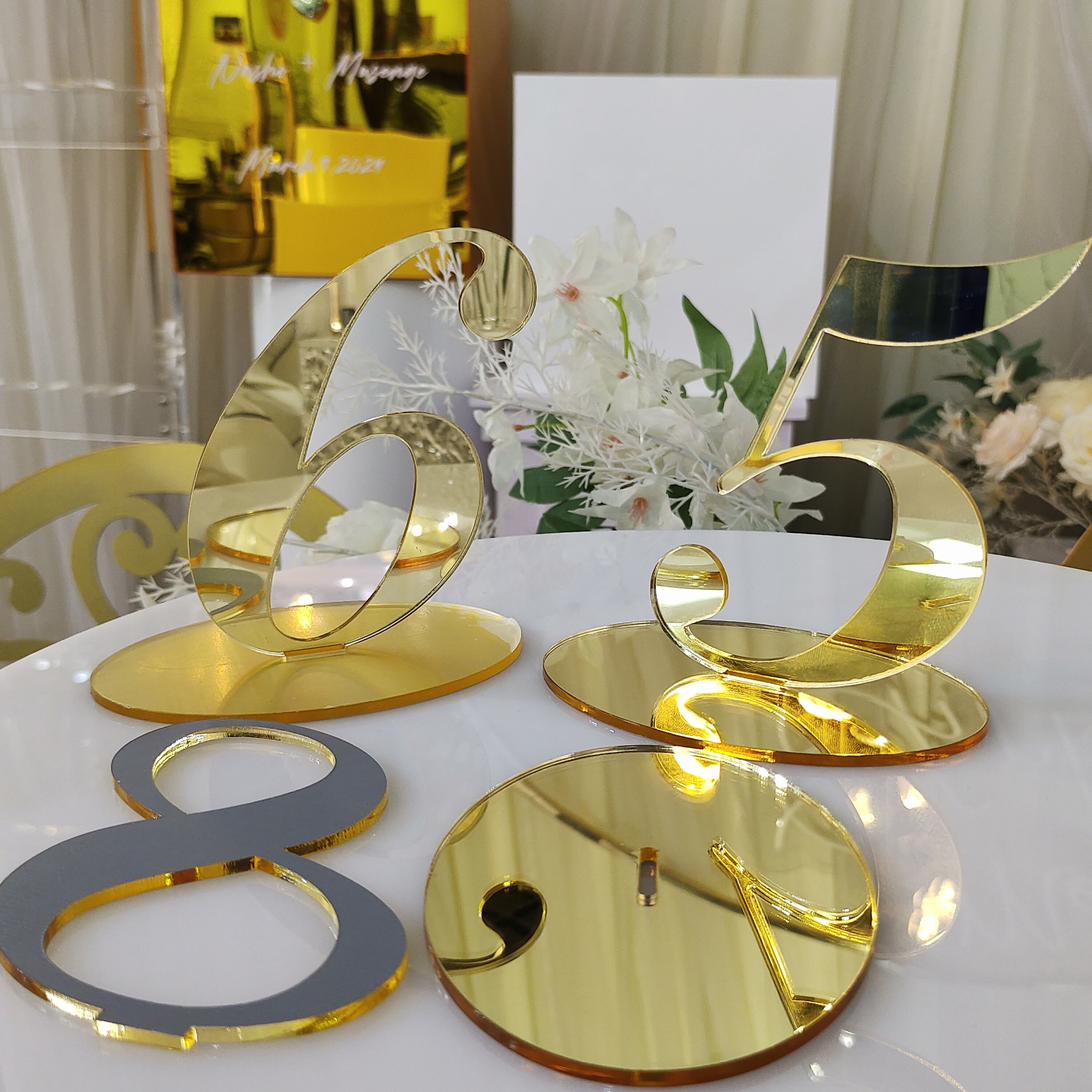 Gaojian New Acrylic Gold Mirror Wedding Table Numbers Sign Holder Acrylic Place Cards Table Numbers For Wedding Hotel Reception