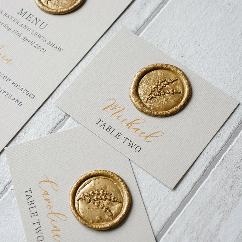 Personalized Custom Print Luxury Paper Hotel Restaurant Gold Letters and Wax Seal Wedding Menu Cards
