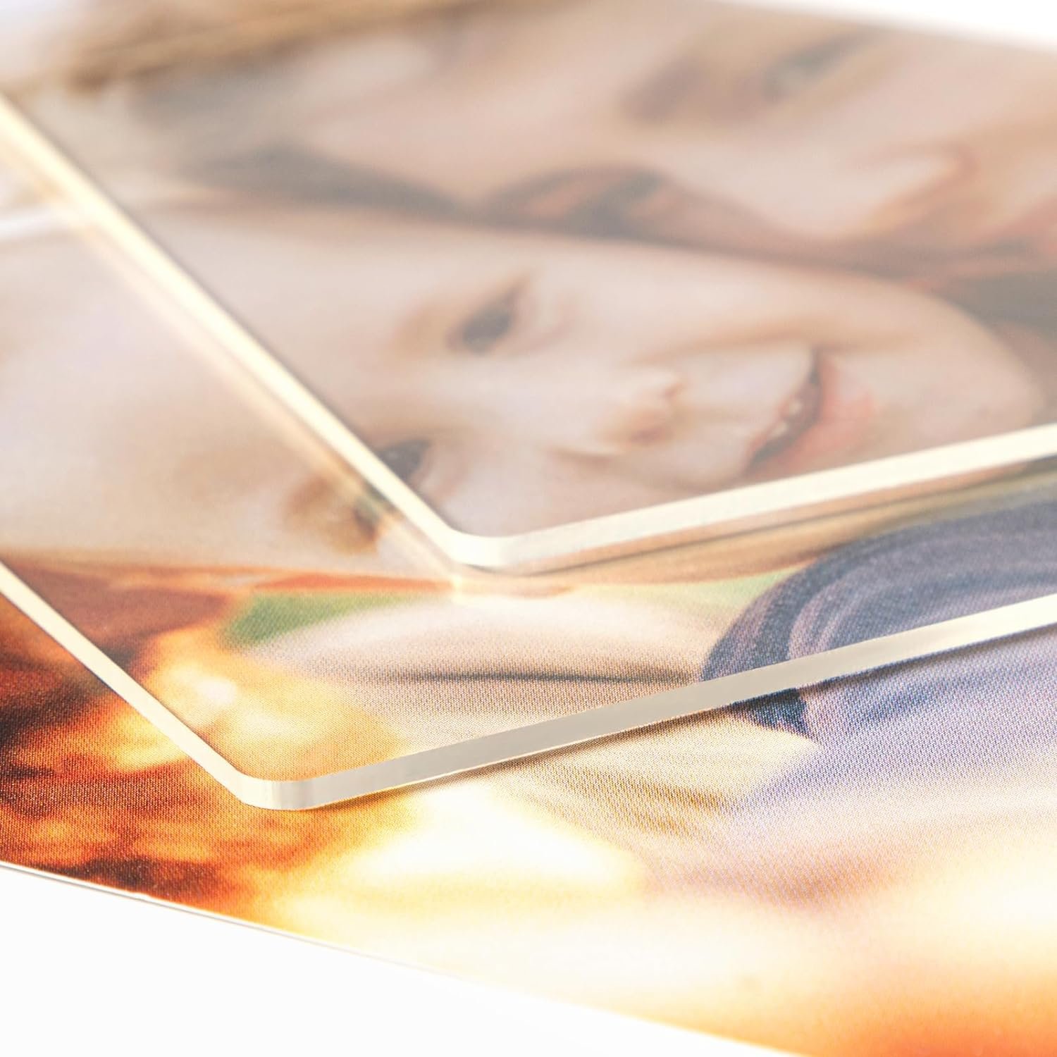 Hot selling acrylic photo frame is suitable for home office to place plexiglass and wooden U-shaped creative photo frame