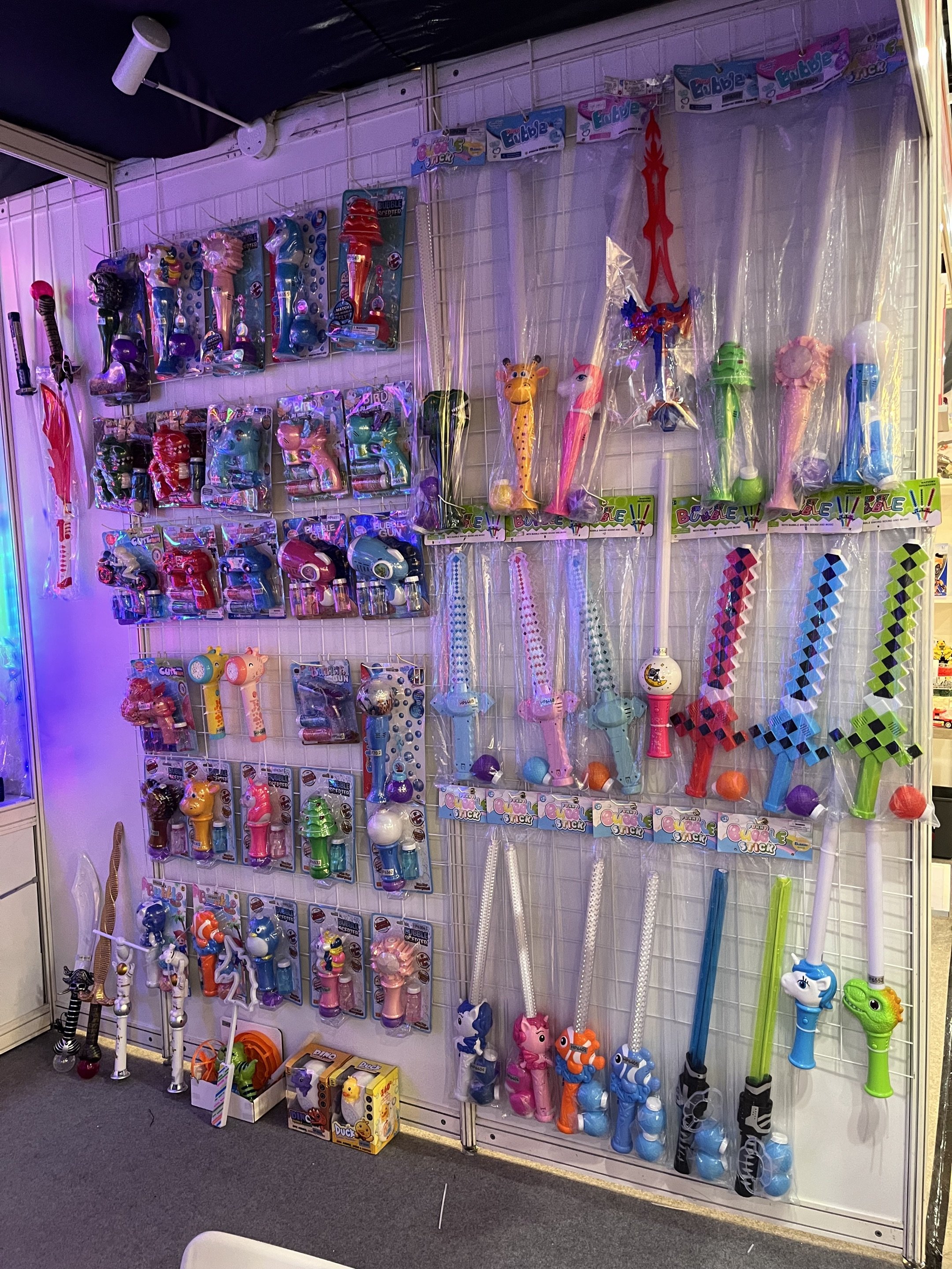 Factory Directly Cartoon Animal Bubble Gun Bubble Stick Sword Flashing Music Unicorn Bubble Wand with Light and Sound