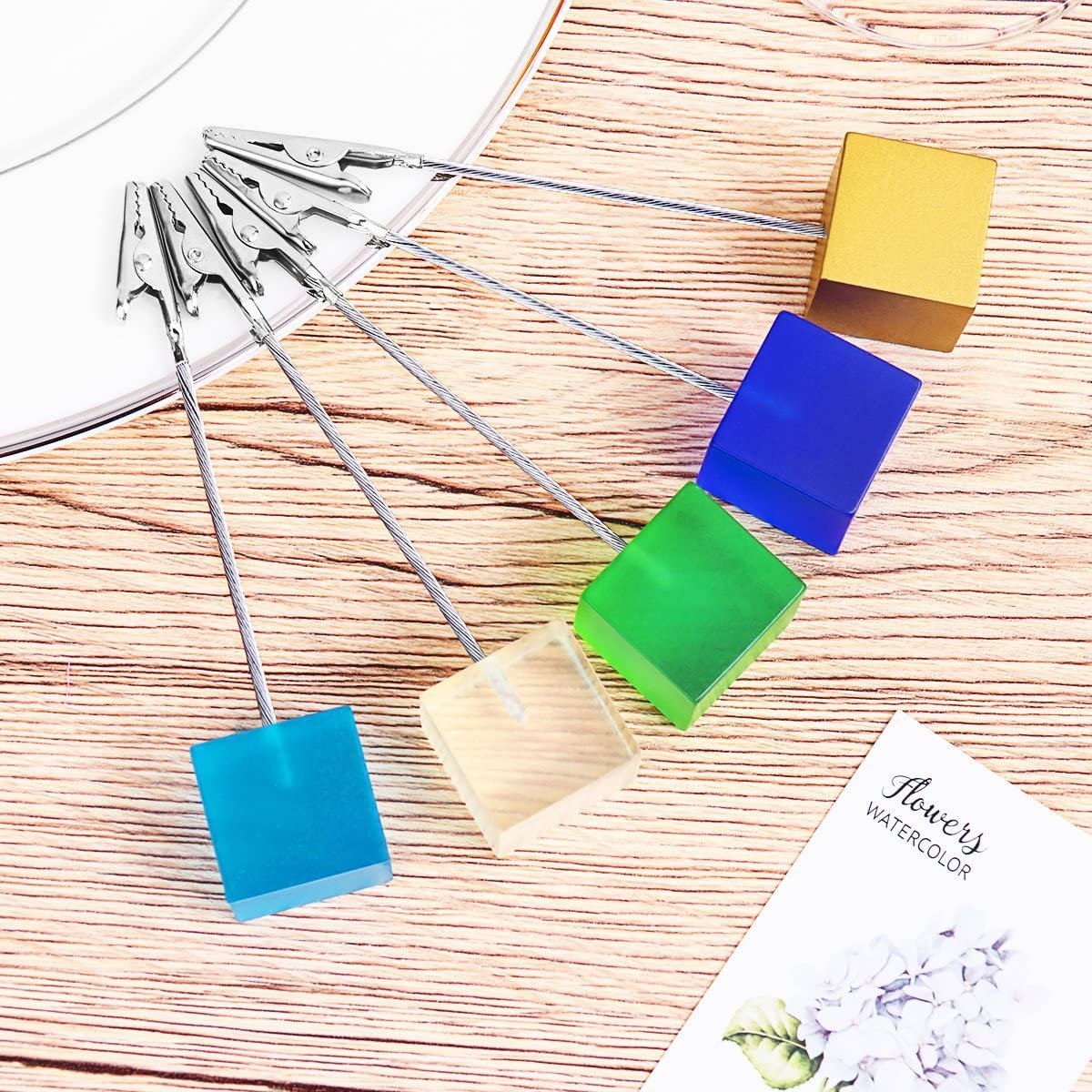 High Quality Colorful Resin Cube Base Picture Hold Clip Memo Menu Clip Holder Stand With Alligator Clip