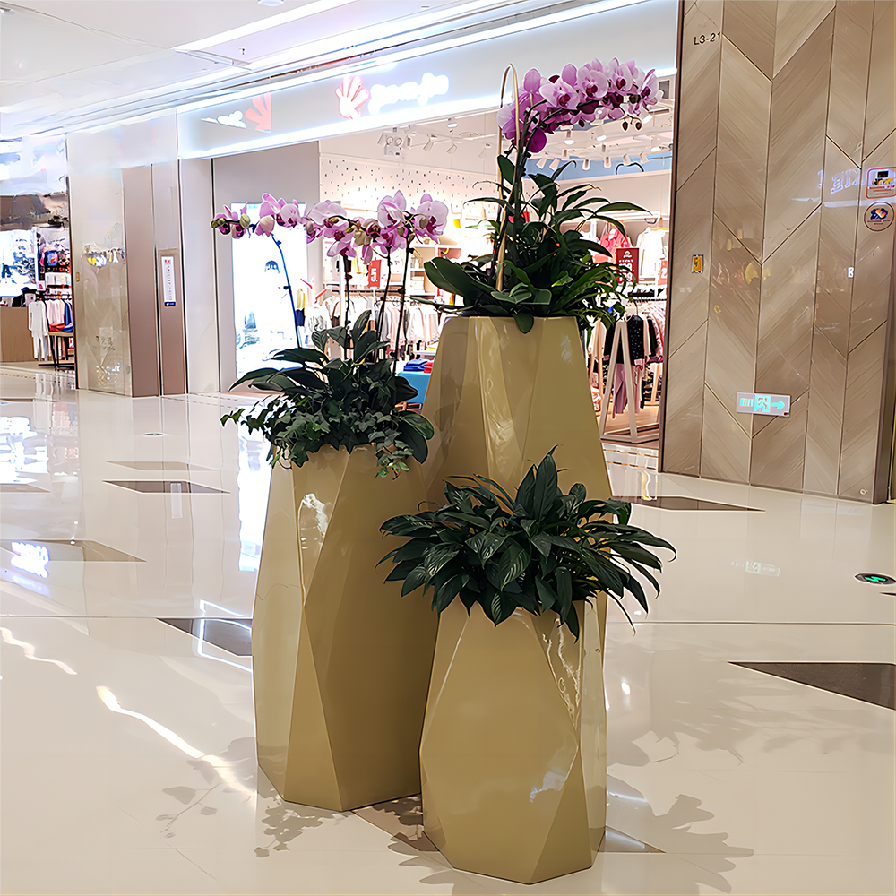 Hot Selling Nordic Style Flower Pots Garden Ornaments Indoor Outdoor Floor Large Plant Pot Fibreglass Planter