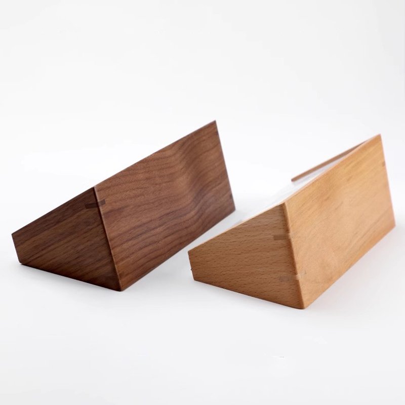 High Quality Front Desk Tabletop Office Meeting Reminder Notice Wood name card holder table display qr code stand